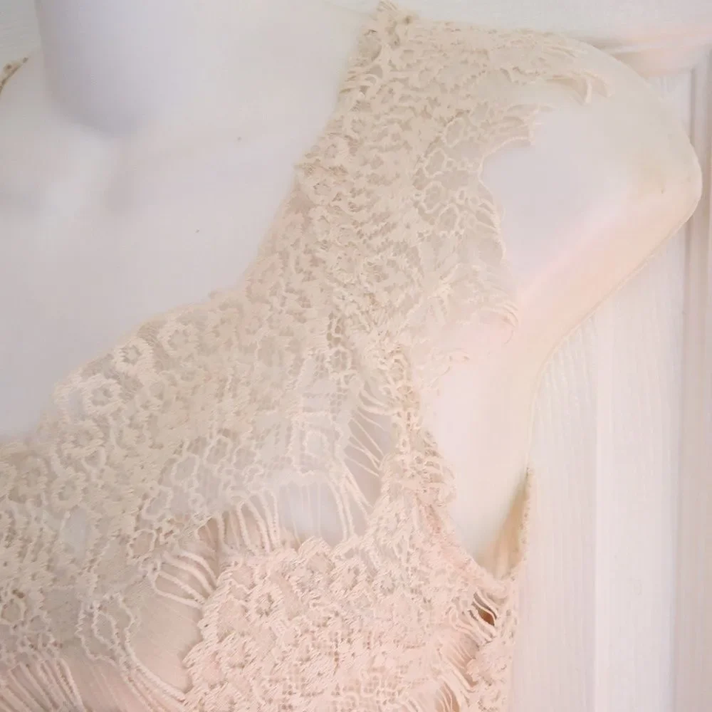 NWOT FREE PEOPLE SMALL 4/6 PEEK-A-BOO LACE DRESS
